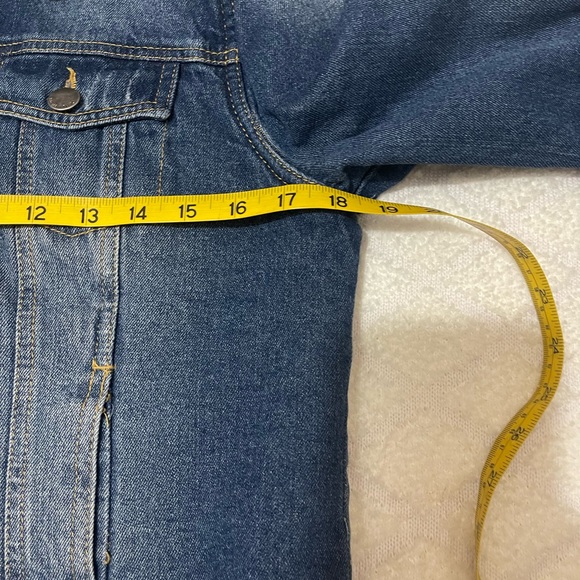 Ashley Vintage Charm Fur lined Jean Jacket. Women’s Medium - Picture 11 of 15